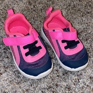 Toddler shoes size 4